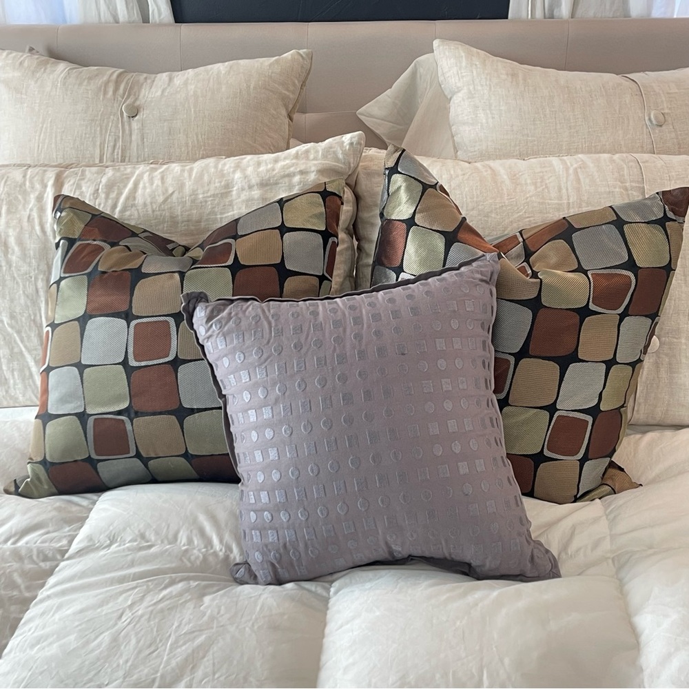 NWT Three Studio D decorative pillows